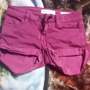 🧚‍♀️🧚‍♀️Burgundy soft & stretchy shorts